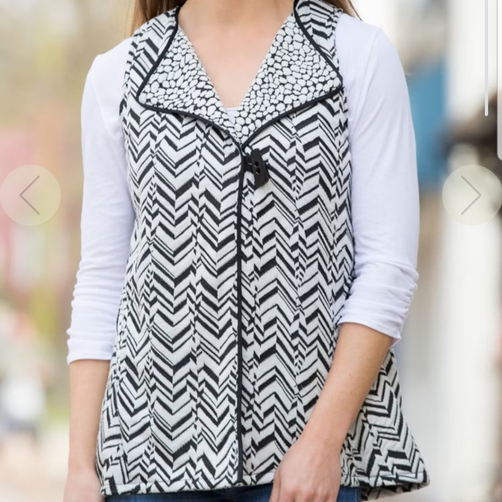 Janska Black White Chevron Open Front Knit Jacket Vest Size Large